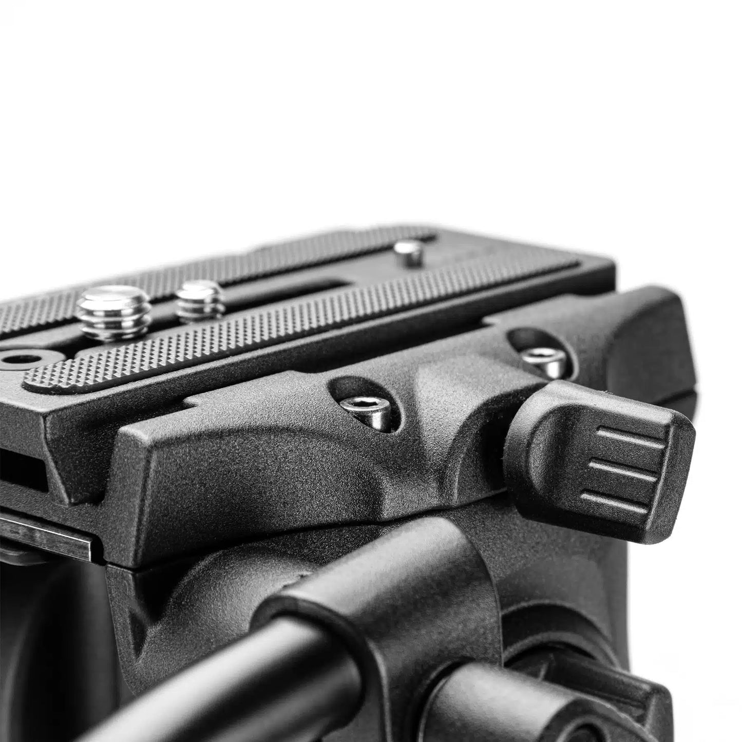 Heavy-Duty Fluid head video tripod DV-5A